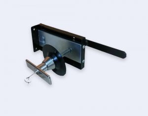 FECHADURA COM CHAVE EMPURRE "INVERTIDA"